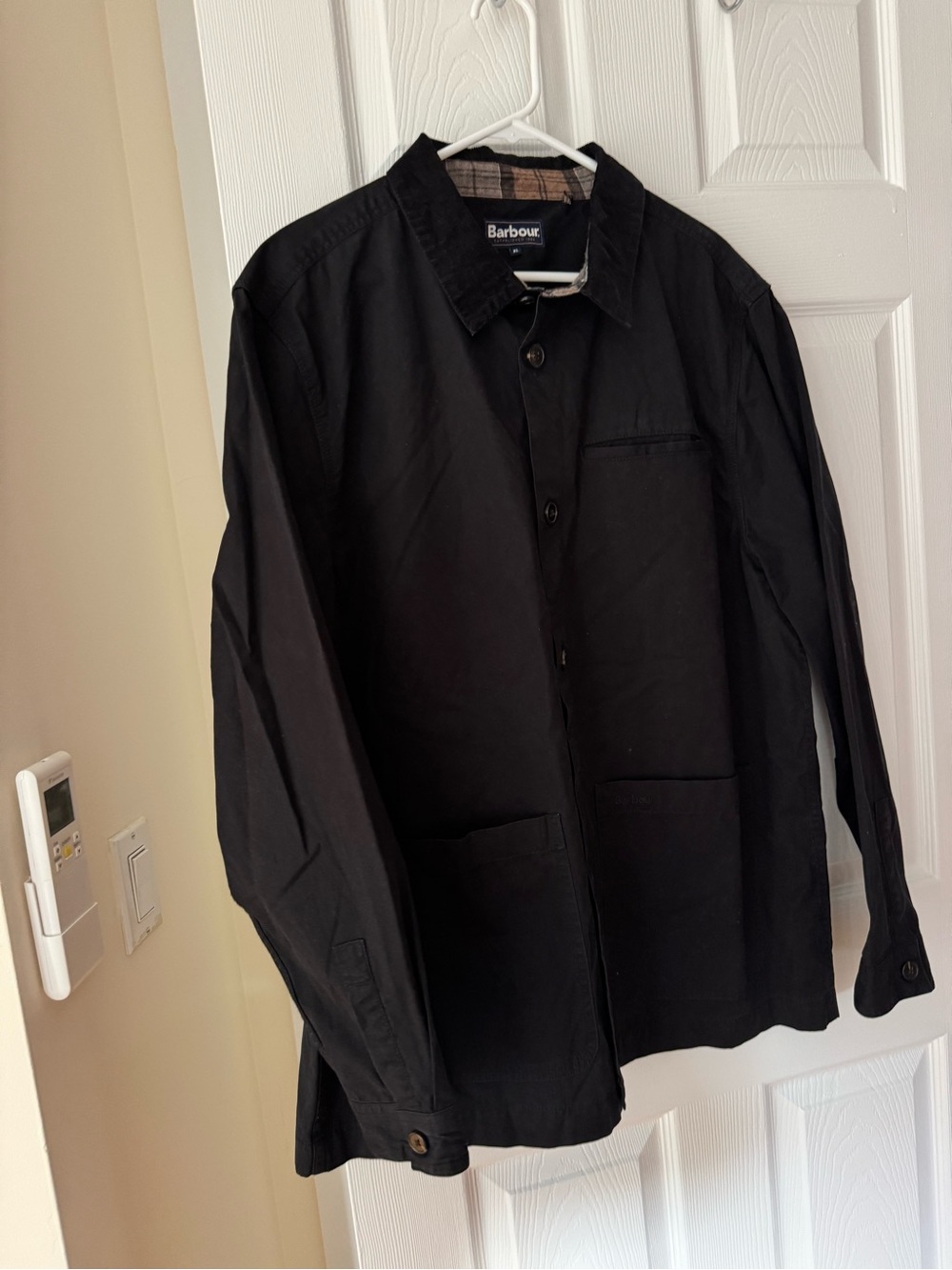 Barbour Men’s Black Lightweight Button-Up Shirt Jacket - Picture 3 of 3